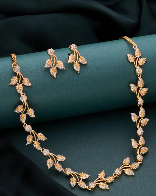 Elegant Gold Necklace Set