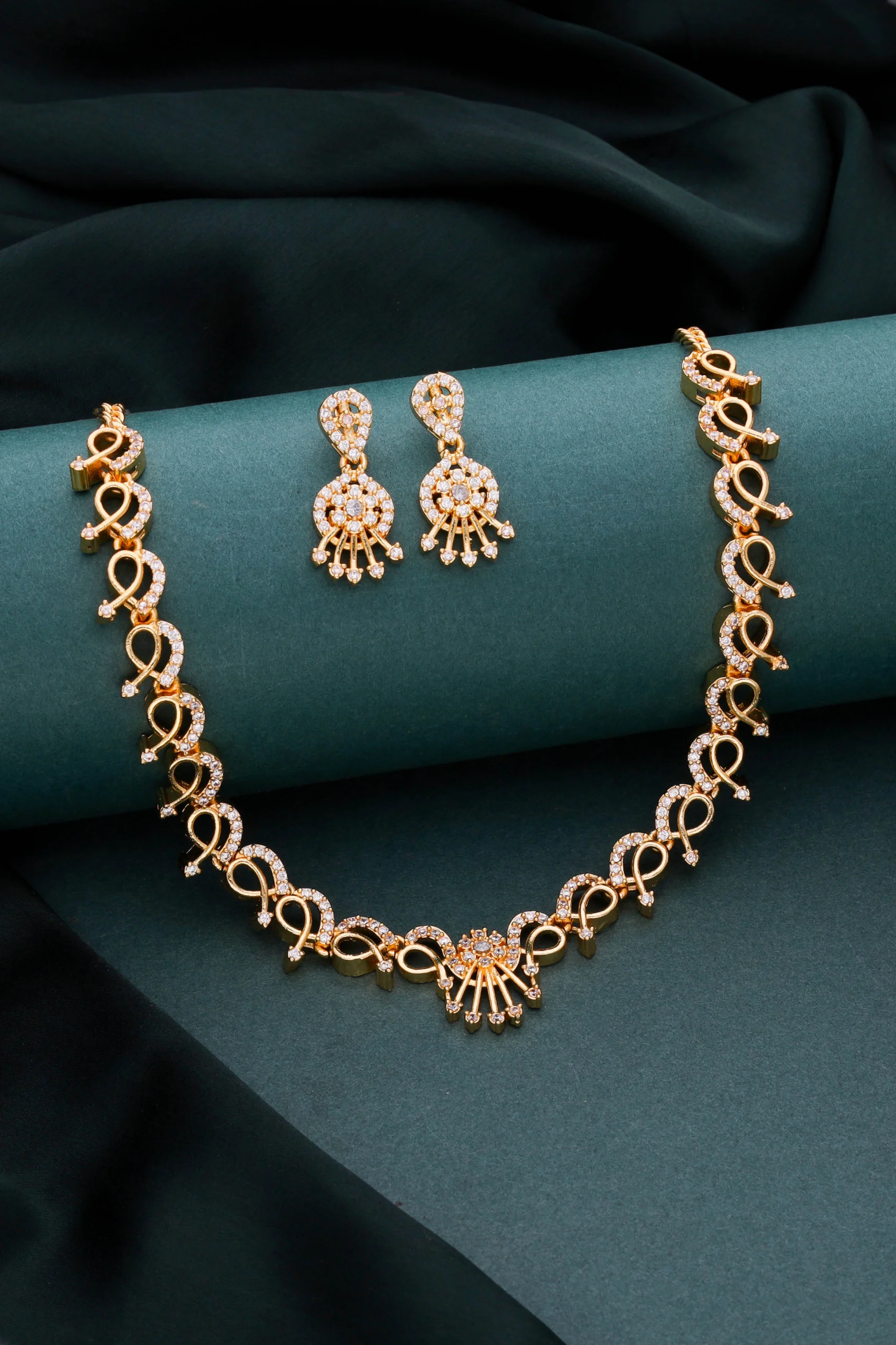 Classic Gold Necklace Set