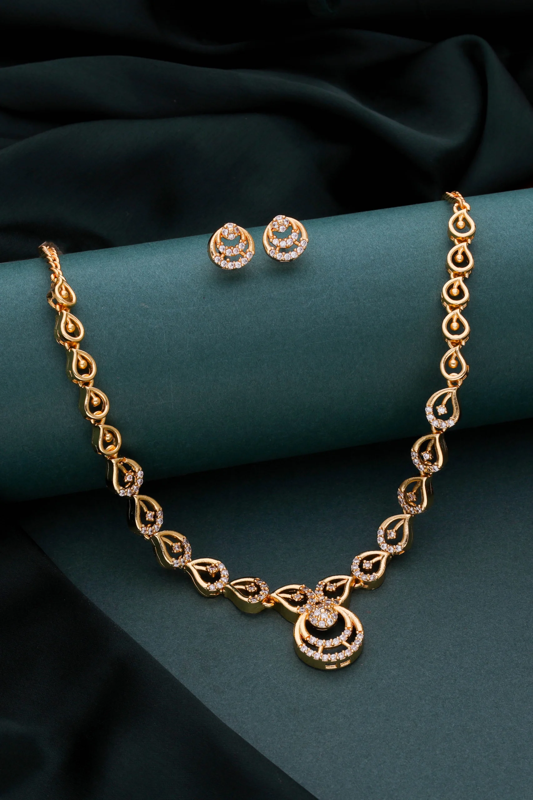 Royal Gold Necklace Set - Image 6
