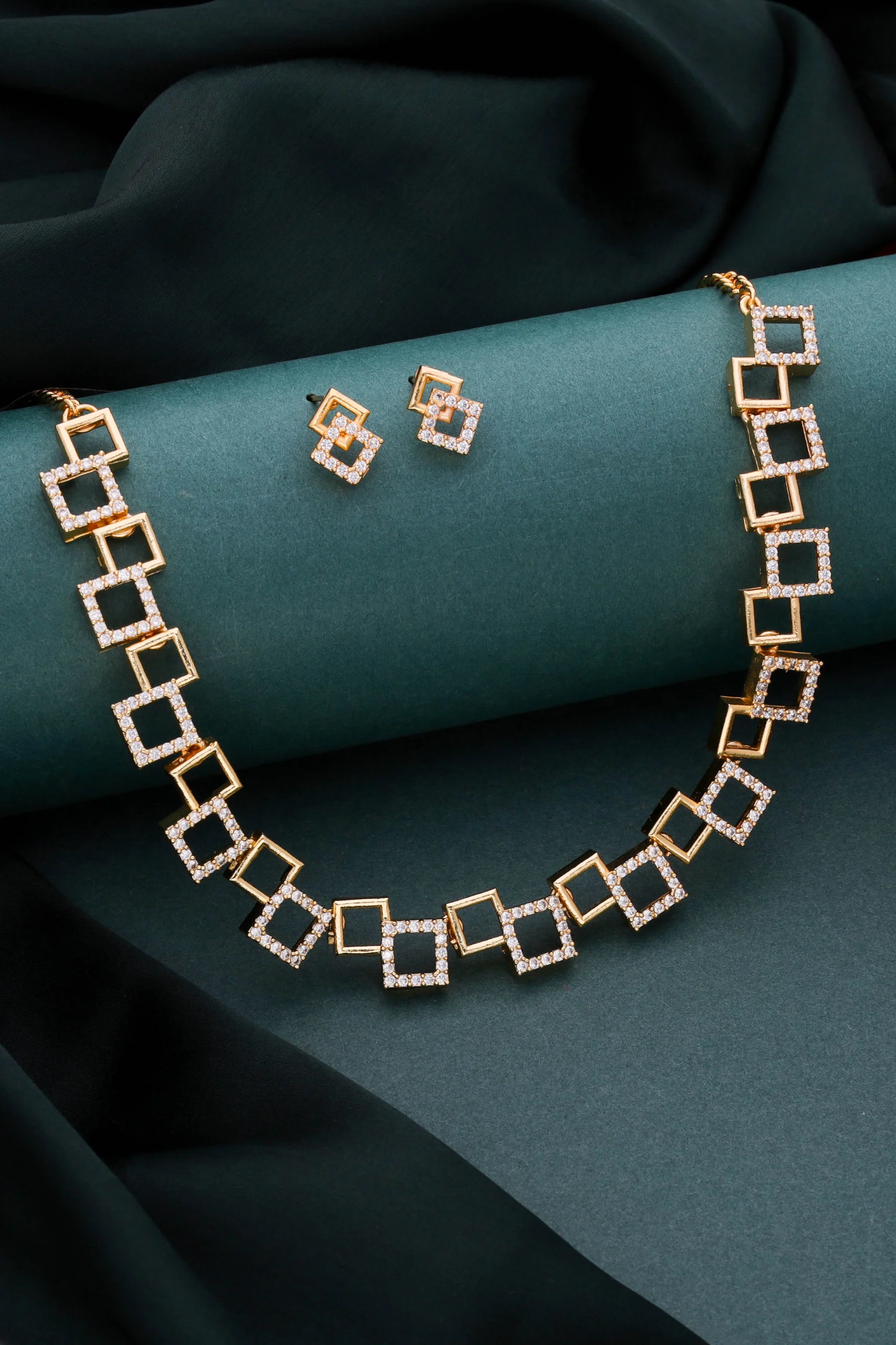 Timeless Gold Necklace Set - Image 5