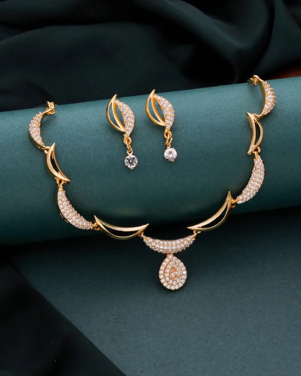 Modern Gold Necklace Set