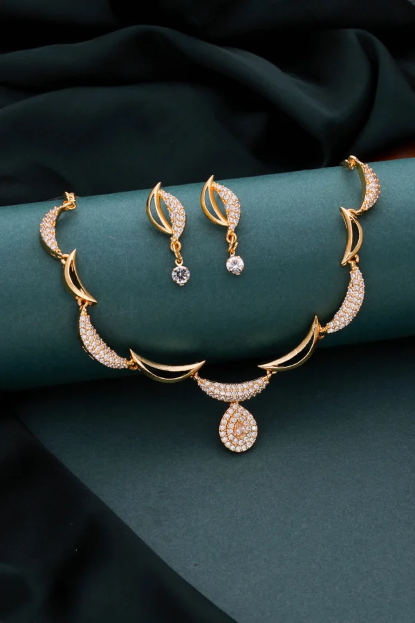 Modern Gold Necklace Set - Image 5