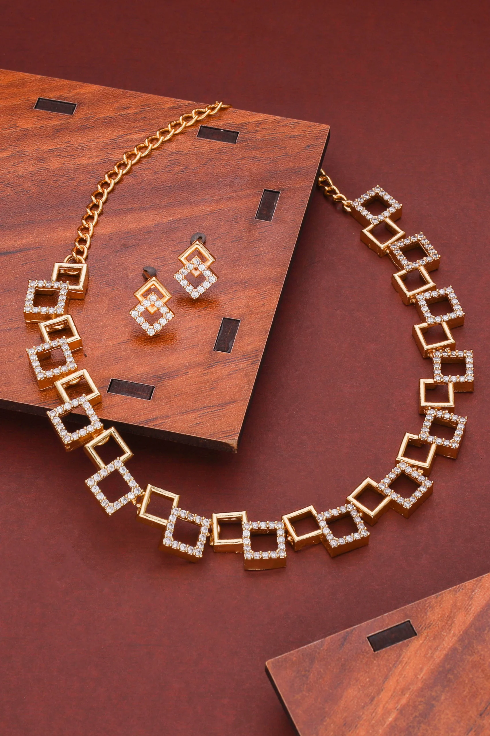 Timeless Gold Necklace Set - Image 6