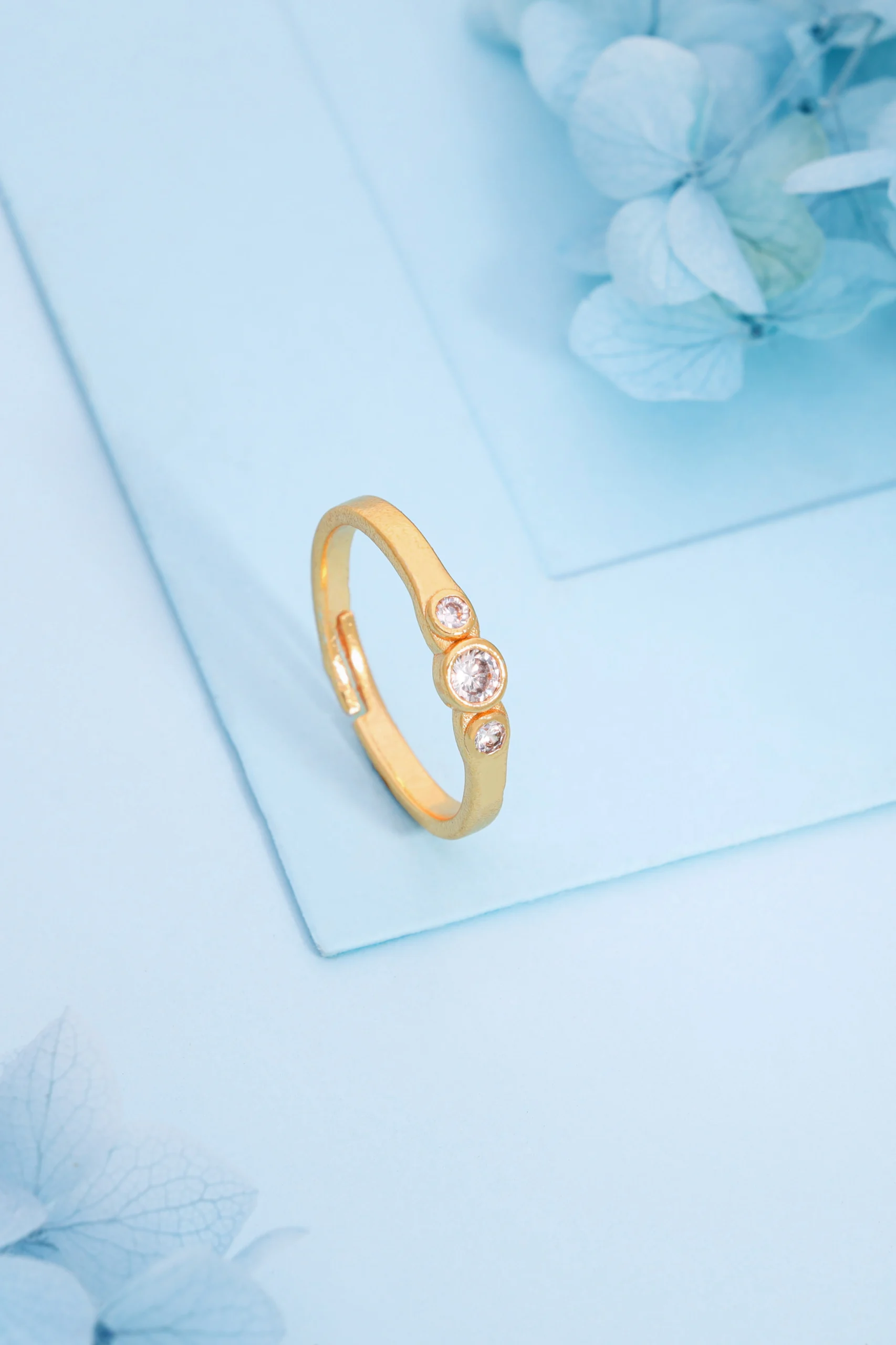 Diamond Look Gold Ring - Image 2