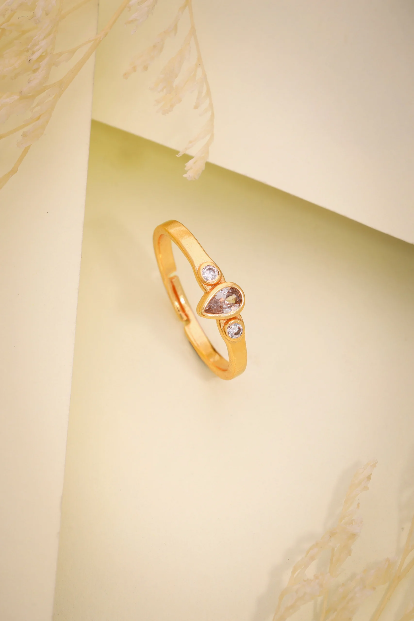 Minimal Gold Ring - Image 3