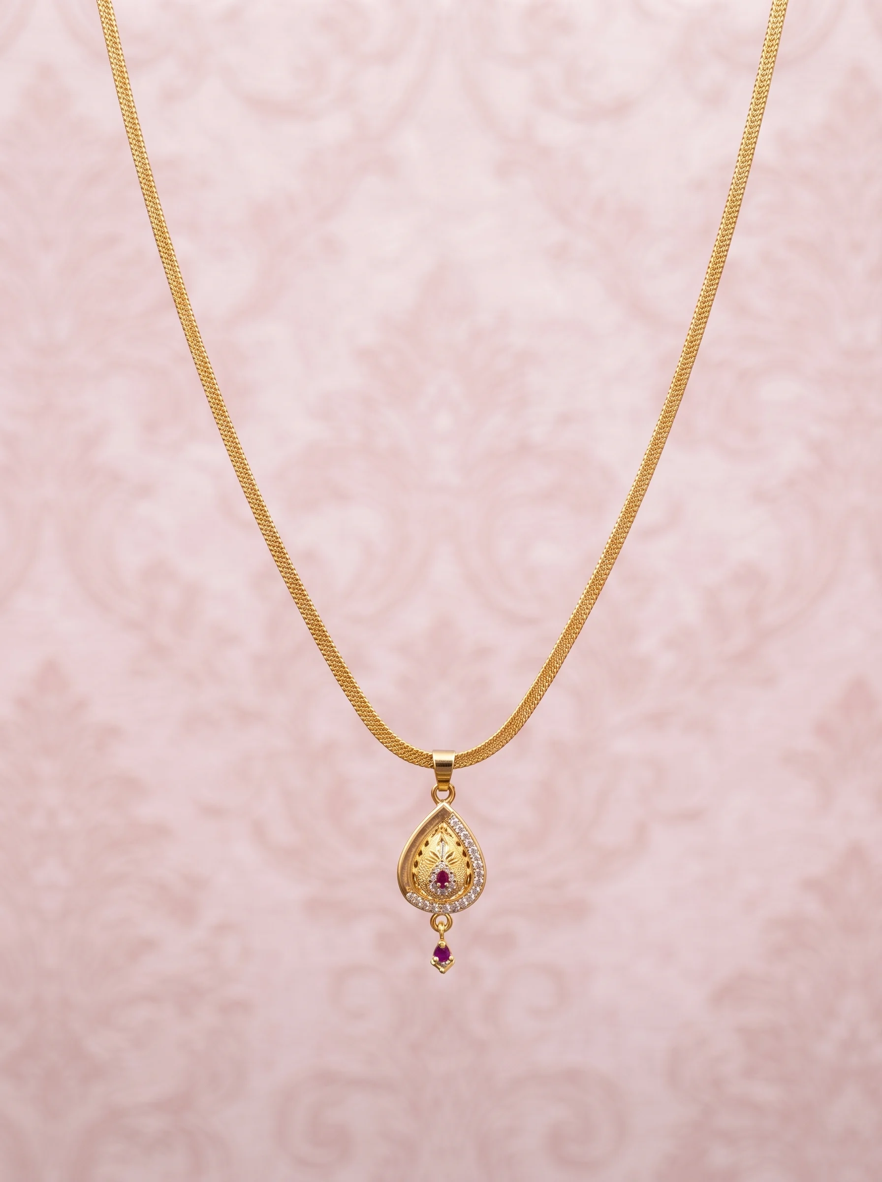 Stylish Gold Pendant Chain - Image 2