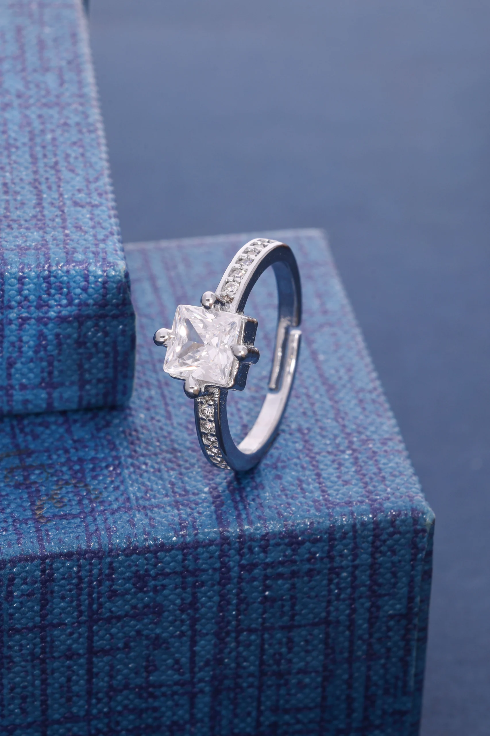Elegant Silver Ring - Image 6