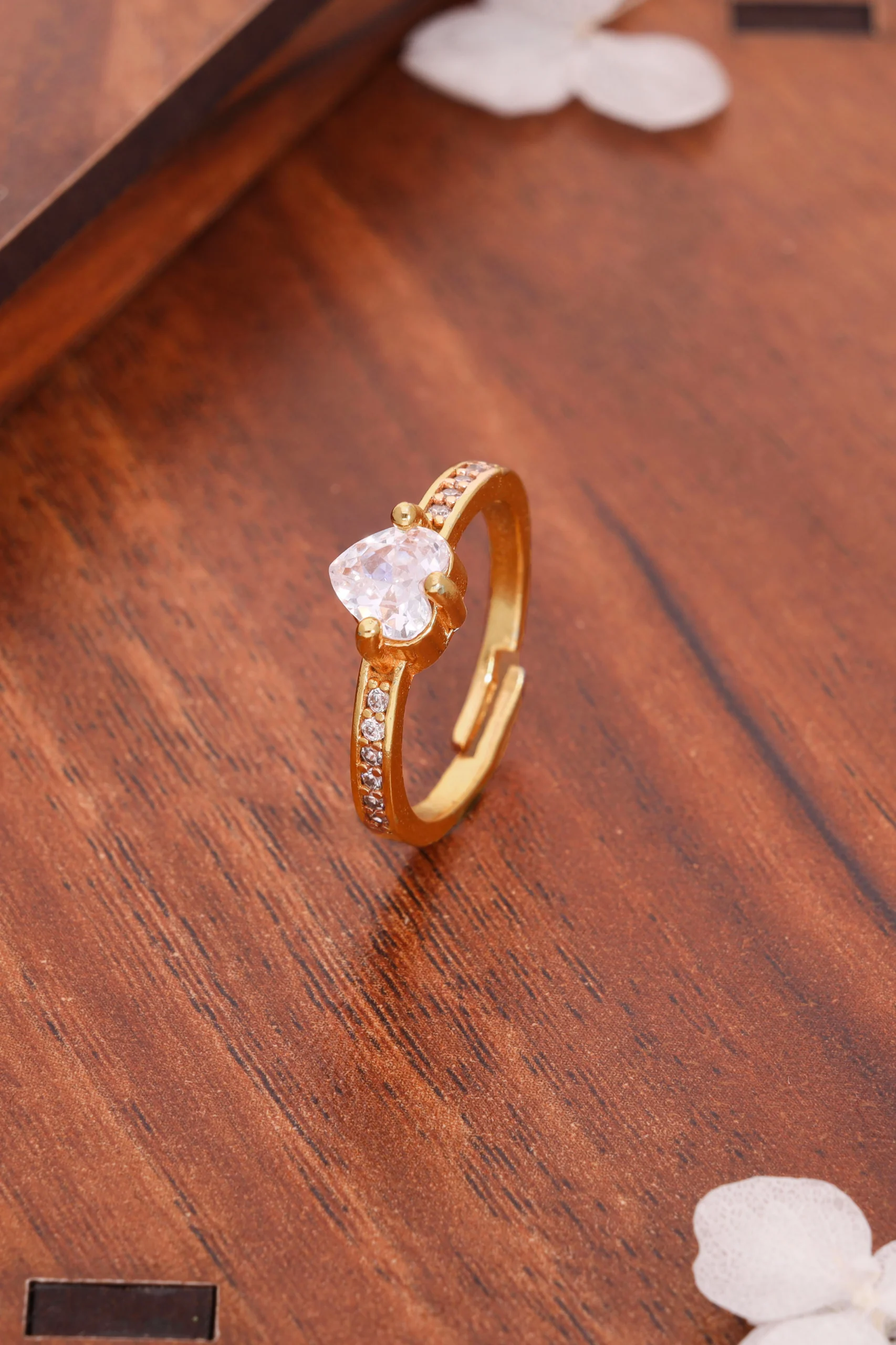 Royal Gold Ring - Image 6