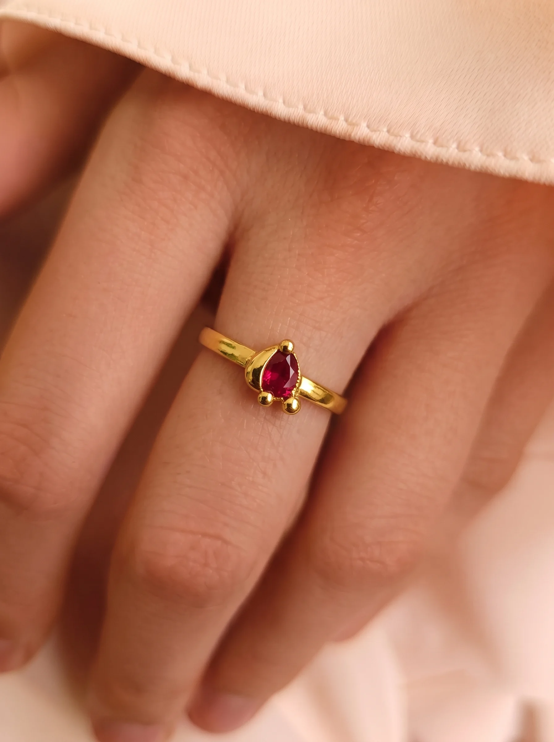Classic Gold Ring - Image 4