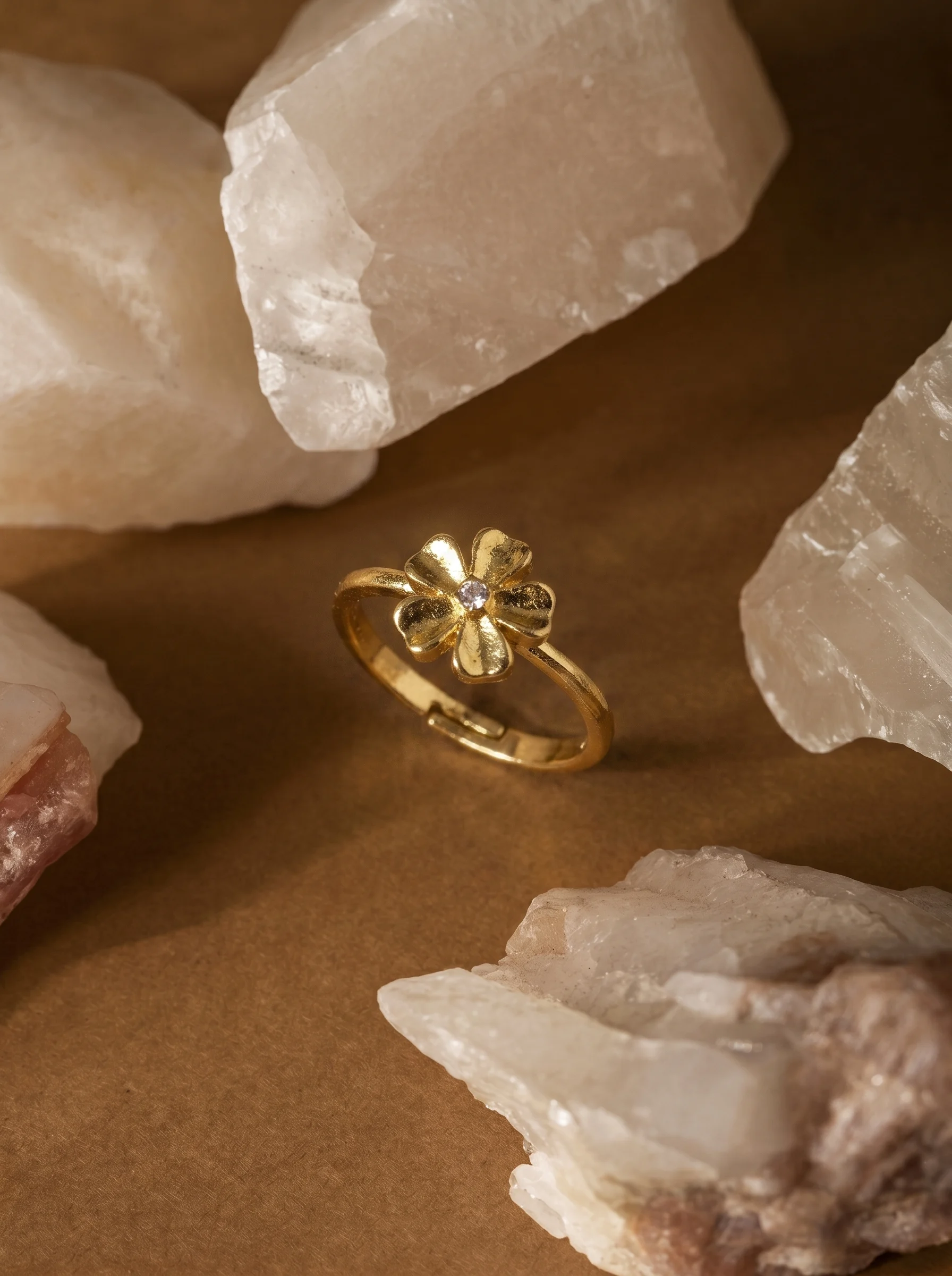 Elegant Gold Ring - Image 4