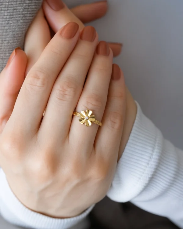 Elegant Gold Ring