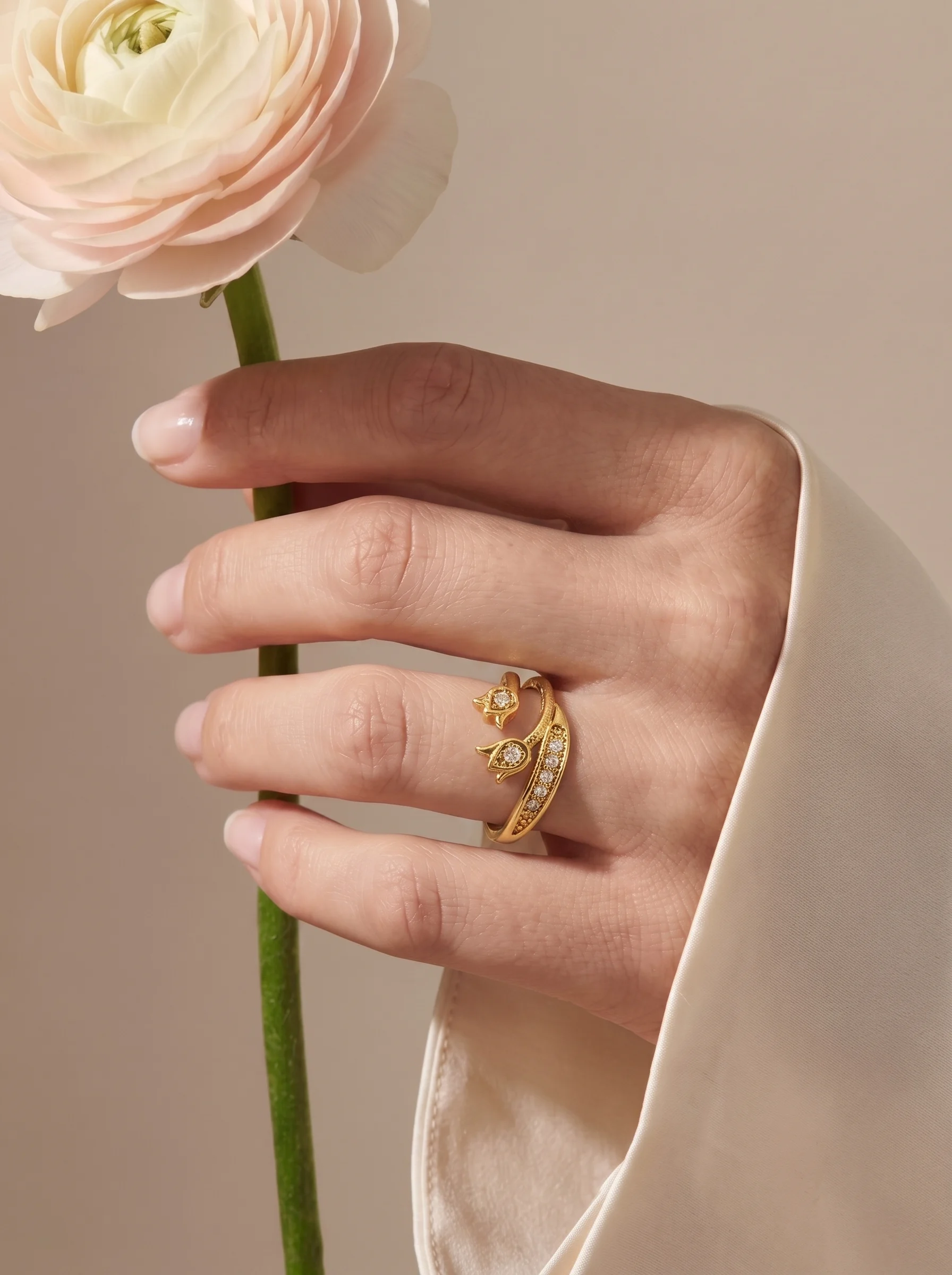 Chic Gold Ring - Image 3