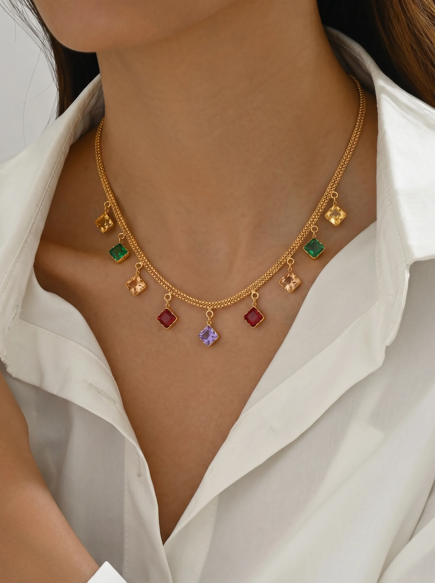 Elegant Gold Necklace - Image 3