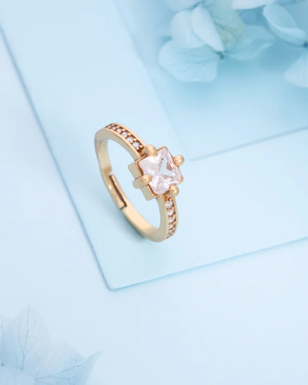Elegant Gold Ring