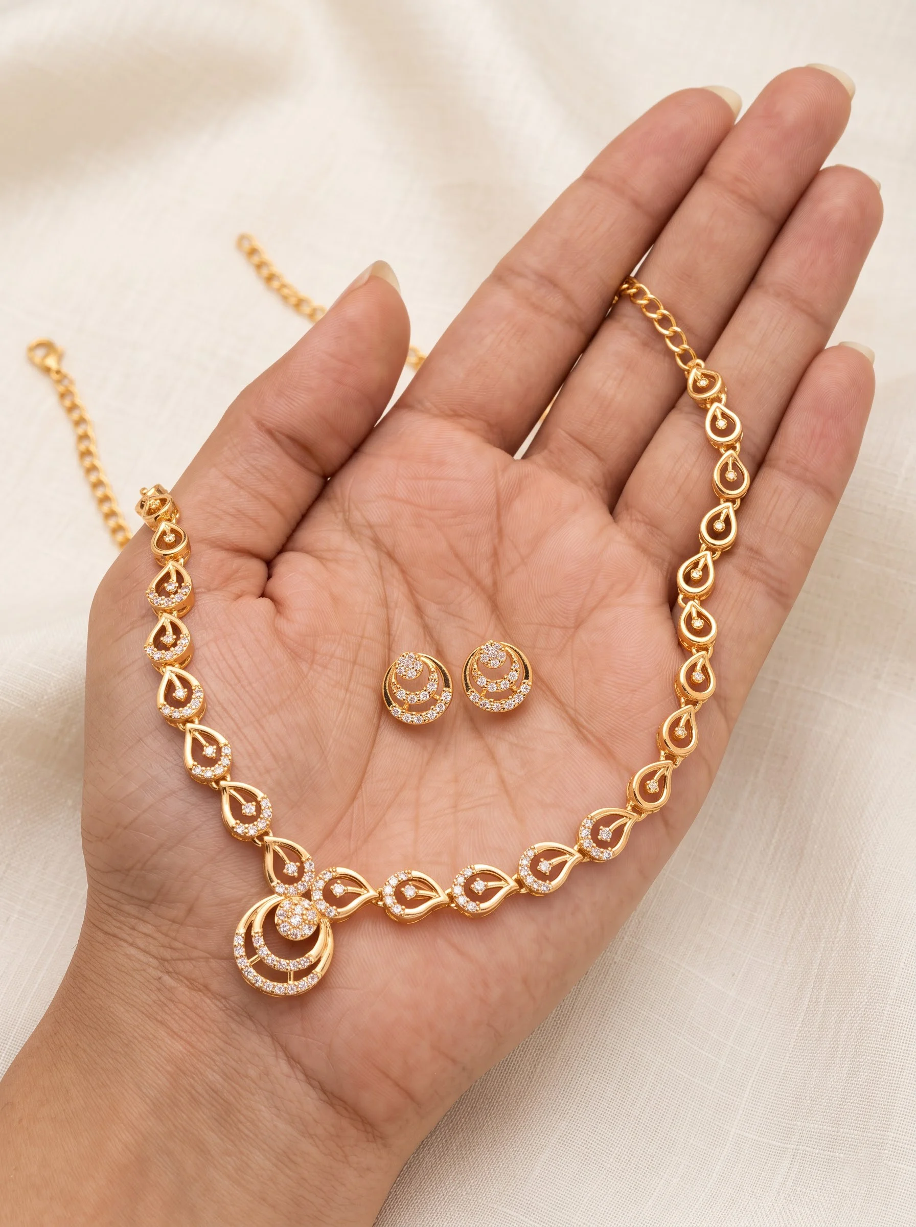 Royal Gold Necklace Set - Image 8
