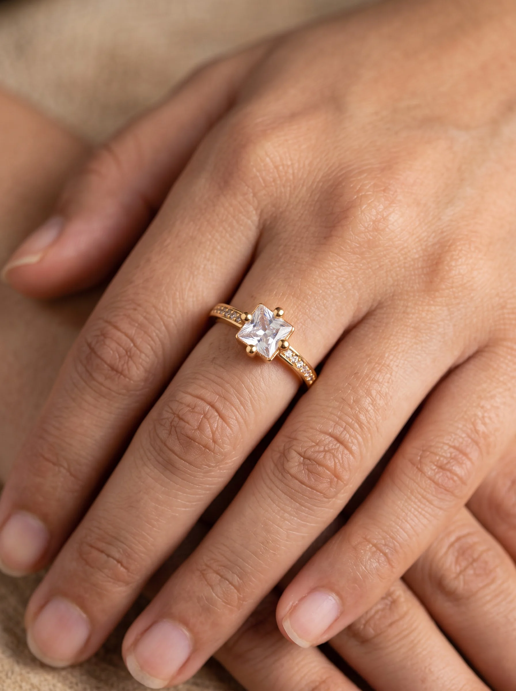 Elegant Gold Ring - Image 6