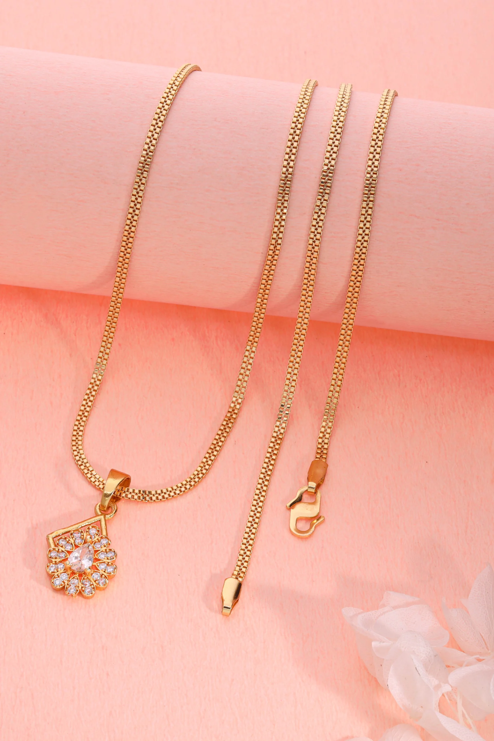 Elegant Gold Chain Pendant - Image 2