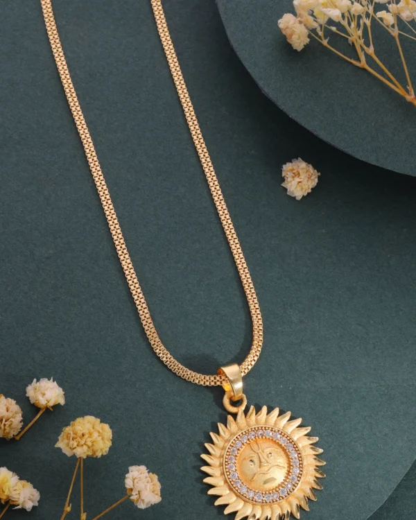 Stylish Gold Chain Pendant