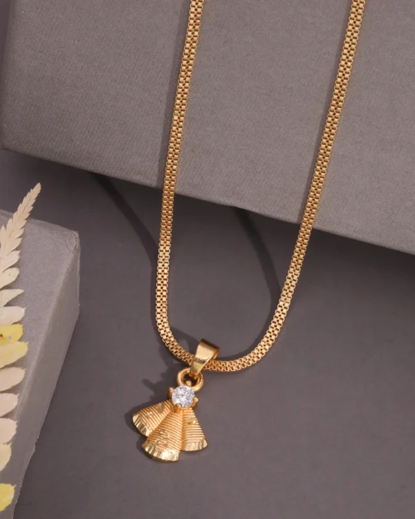 Royal Gold Pendant Chain