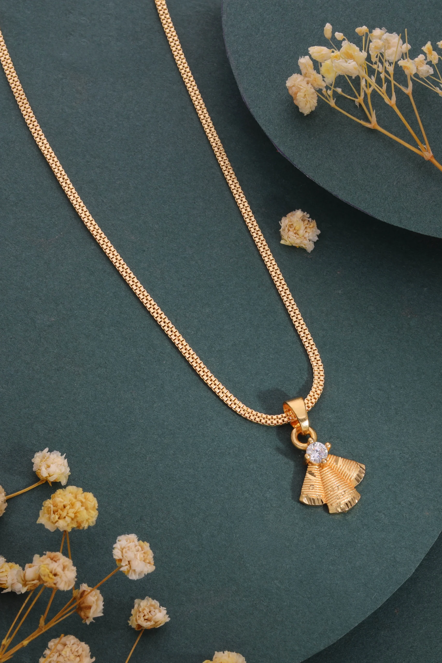 Royal Gold Pendant Chain - Image 4