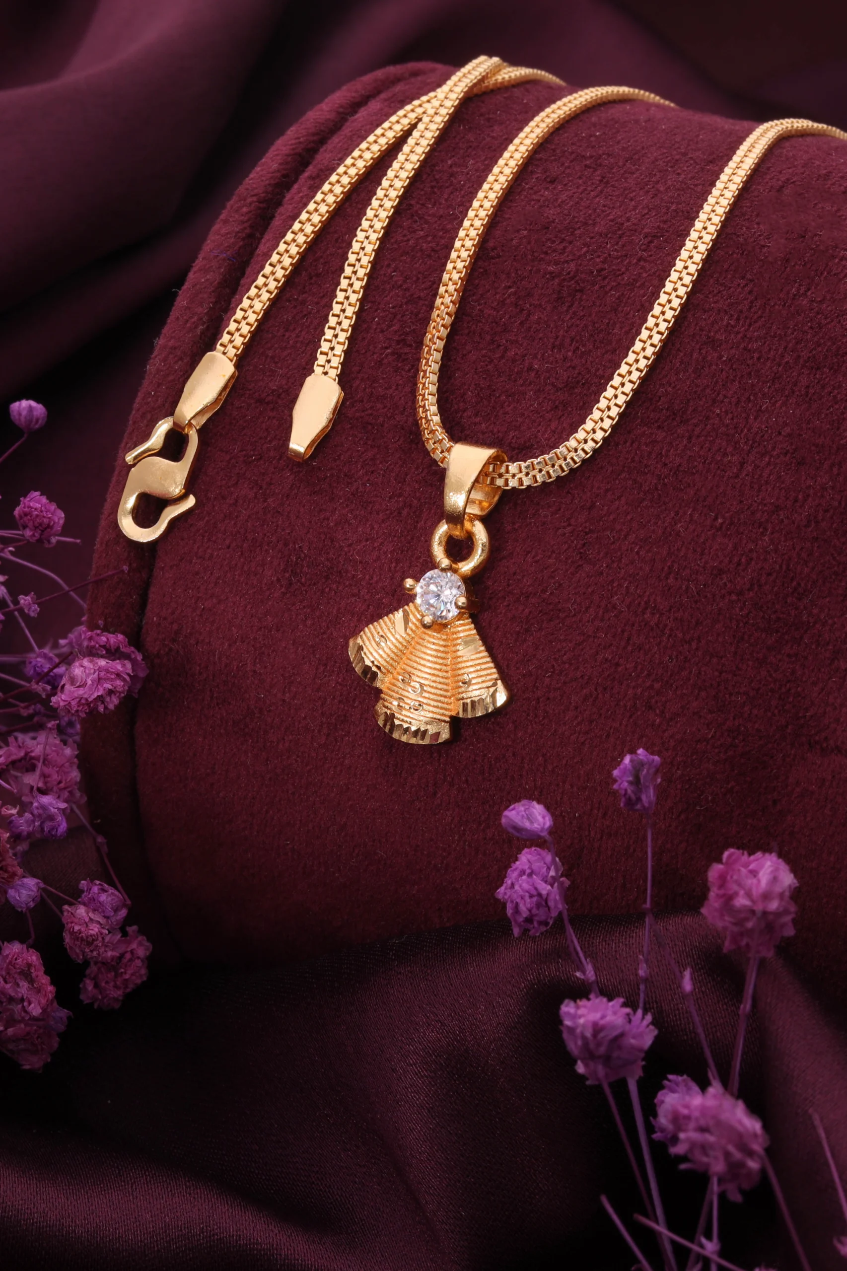 Royal Gold Pendant Chain - Image 5