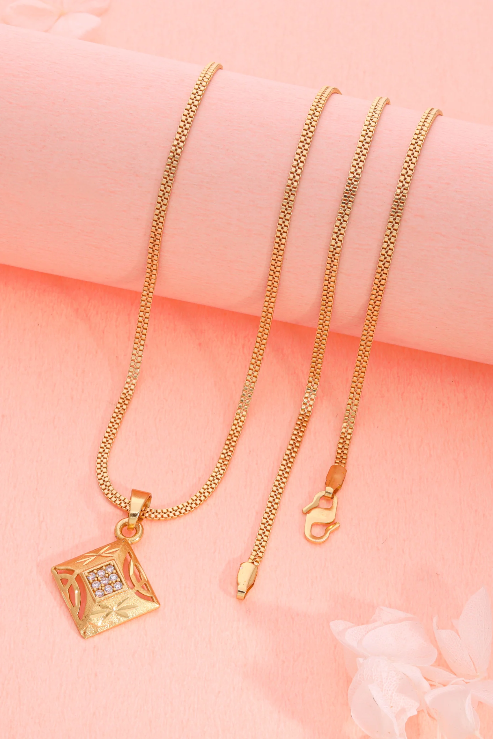 Timeless Gold Chain Pendant - Image 2