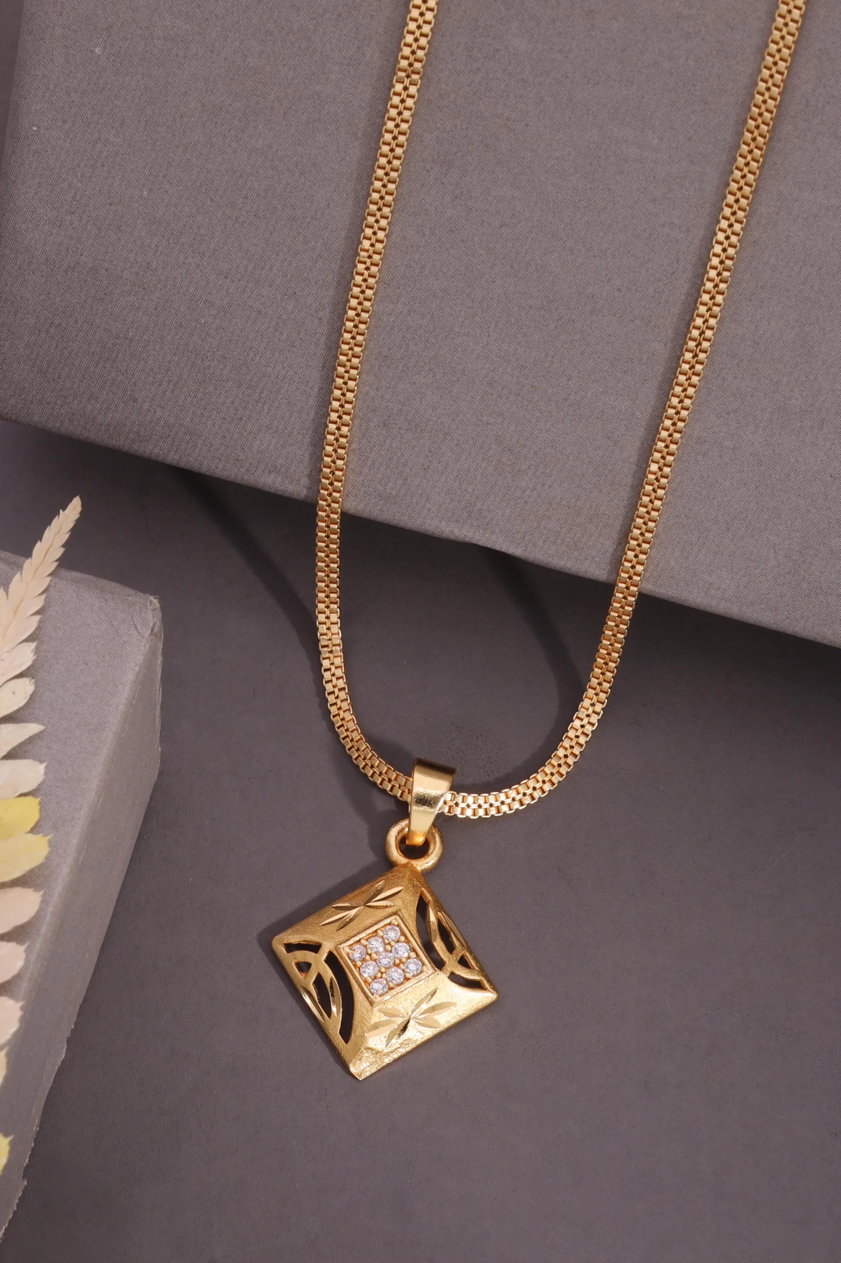 Timeless Gold Chain Pendant