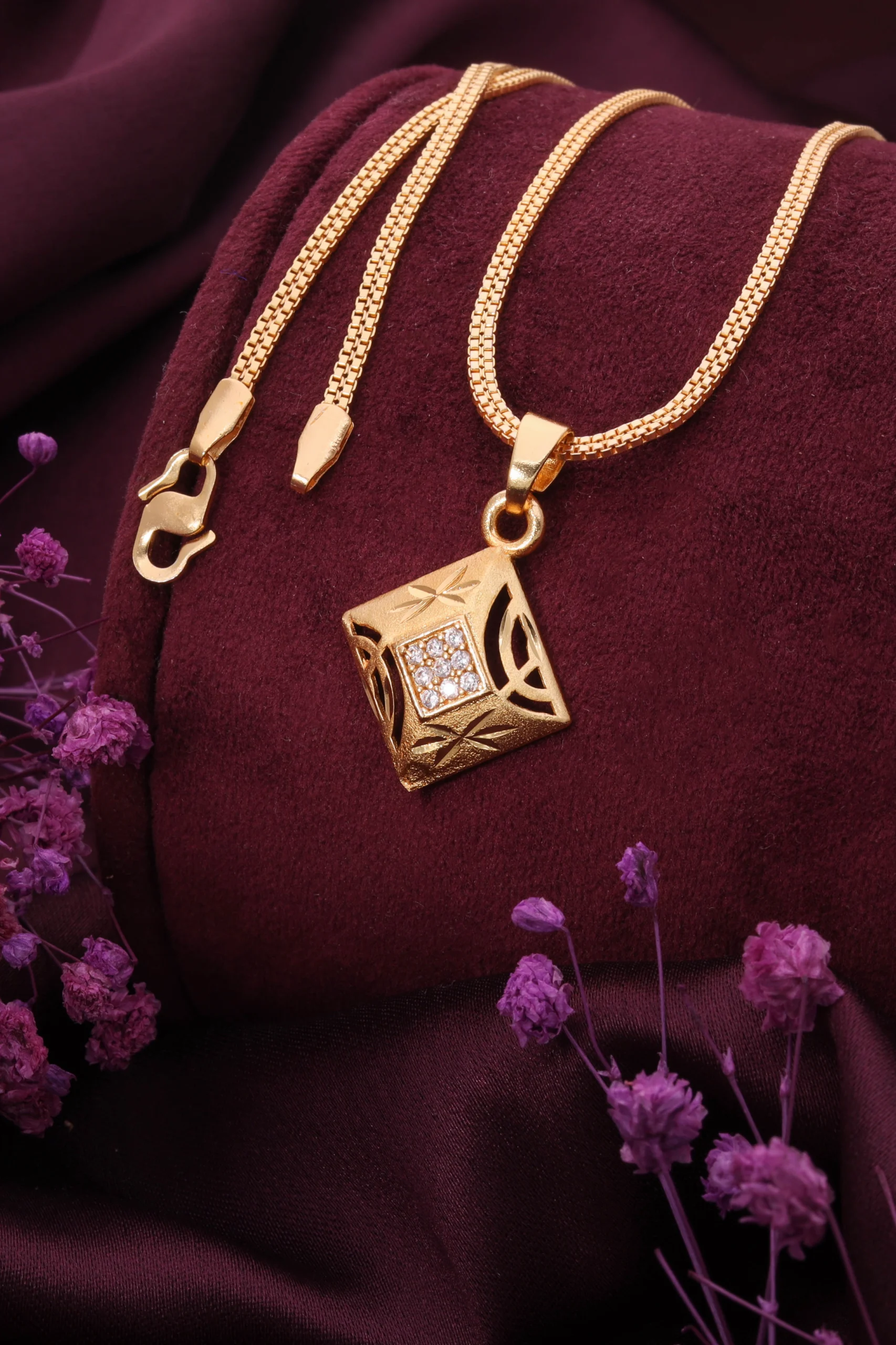 Timeless Gold Chain Pendant - Image 5