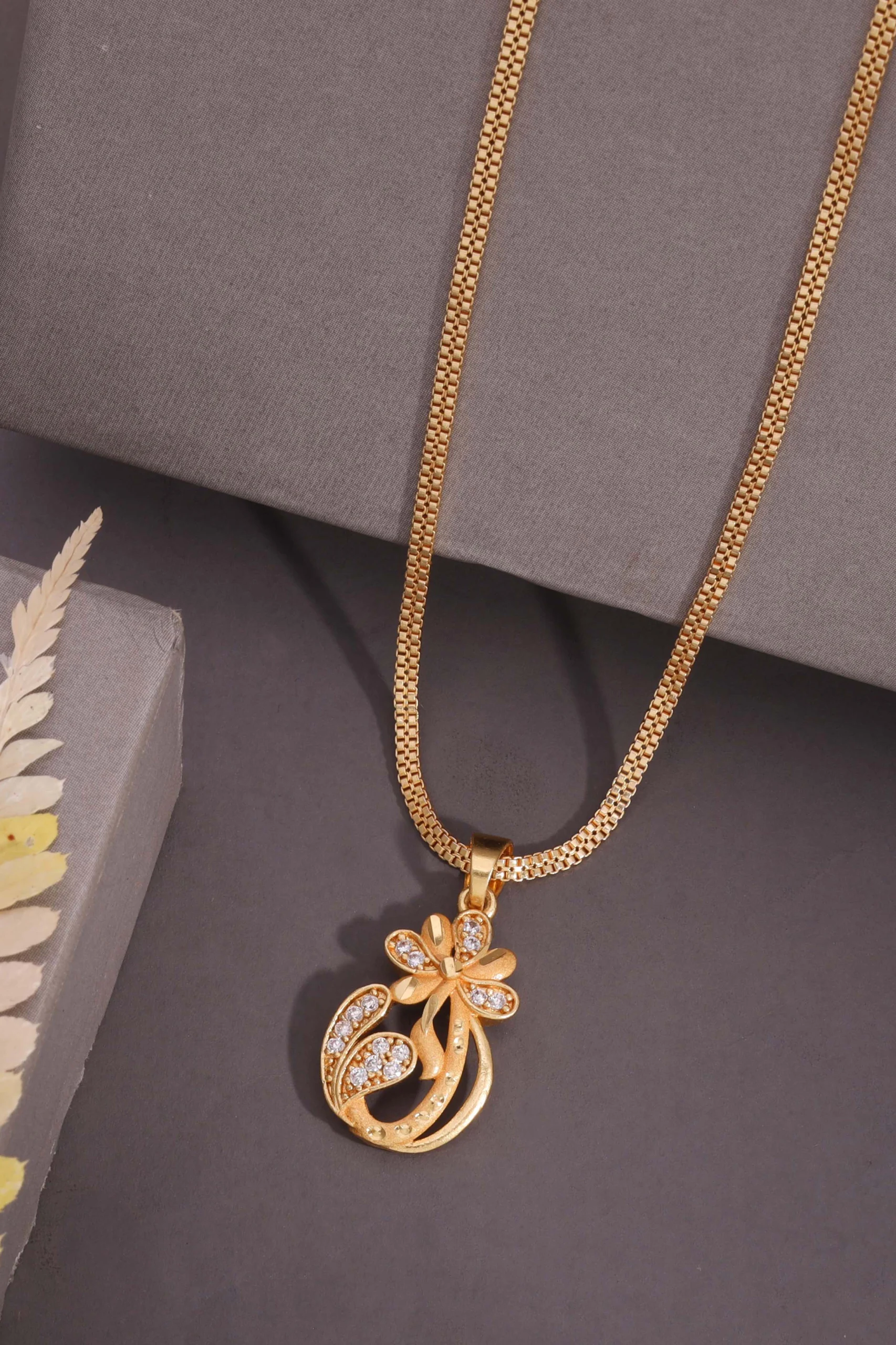 Modern Gold Pendant Chain - Image 4