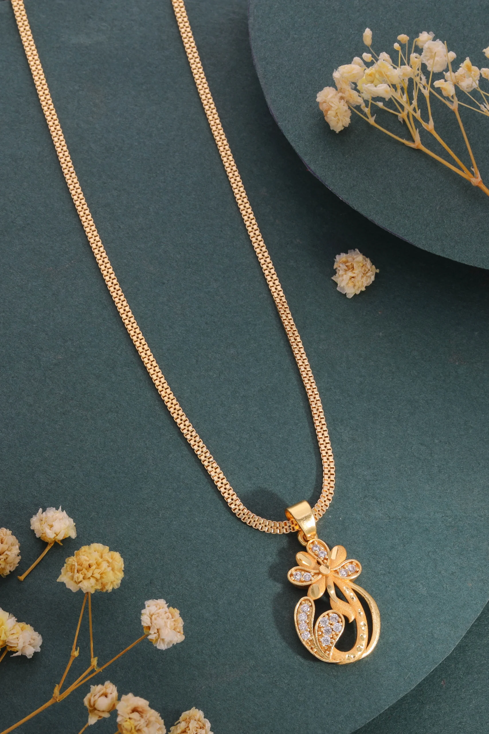 Modern Gold Pendant Chain - Image 5