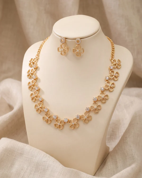 Traditional Gold Necklace Set