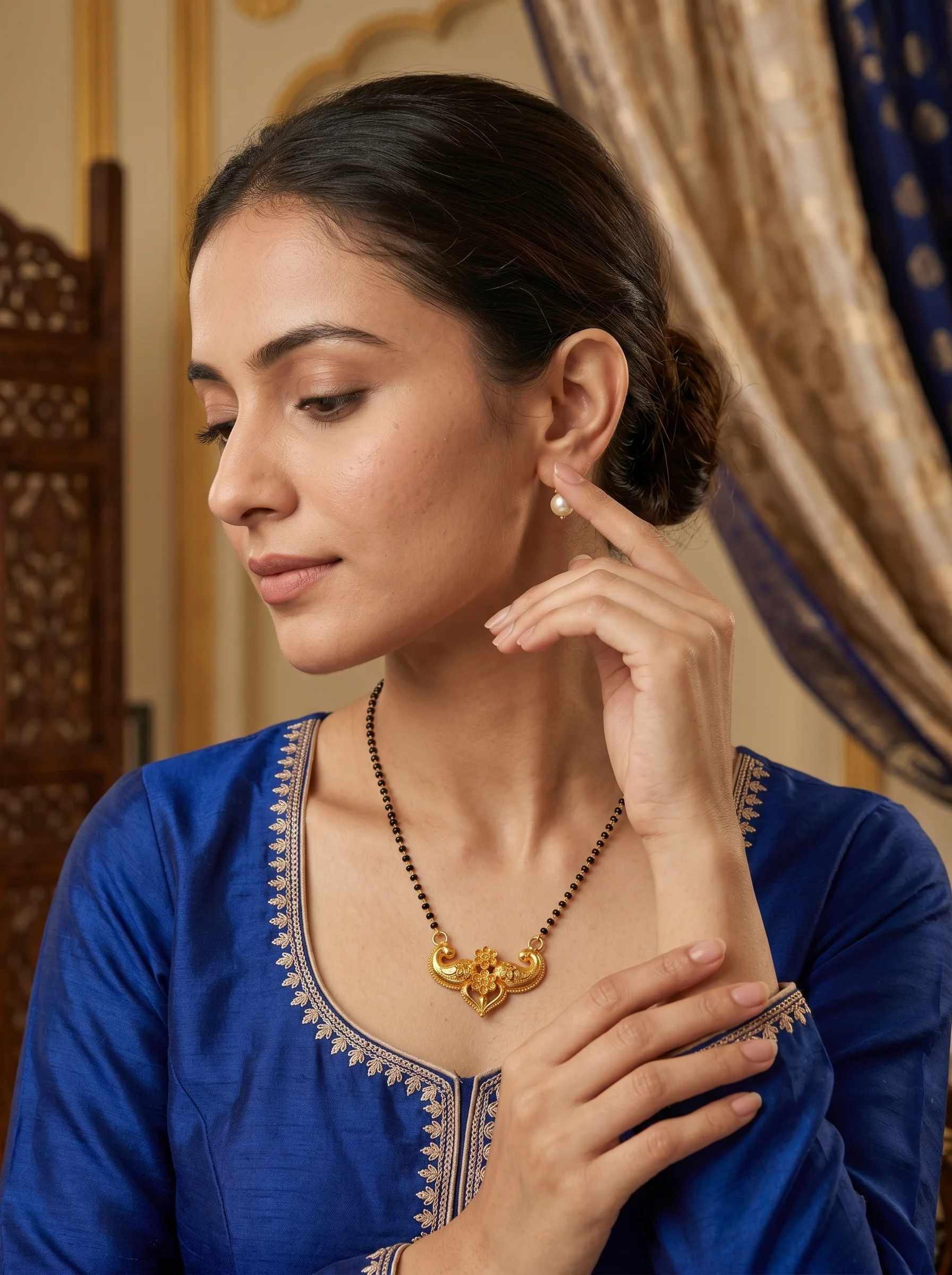 Classic Black Bead Gold Pendant Mangalsutra - Image 5