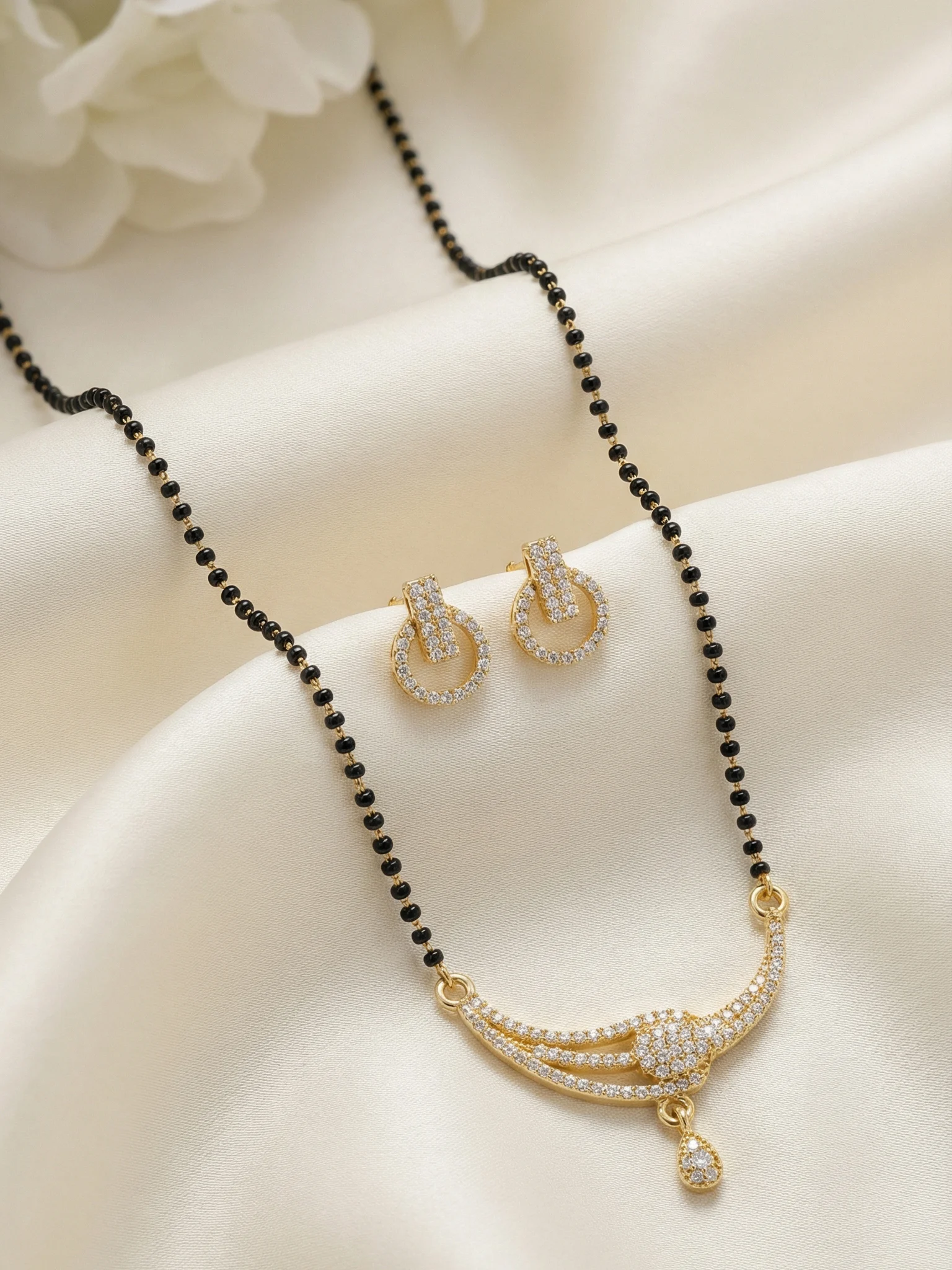 Modern Gold Mangalsutra Set - Image 3