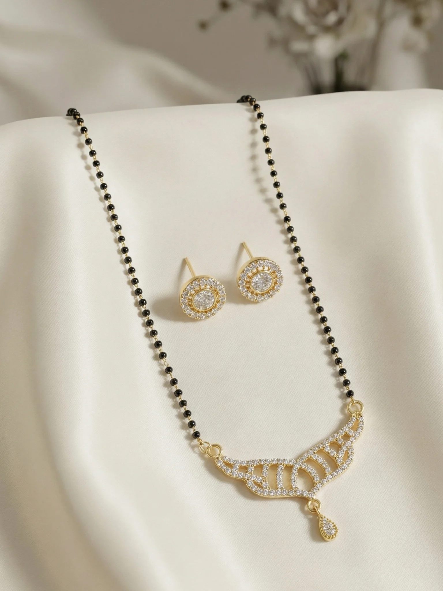 Luxury Gold Mangalsutra - Image 2