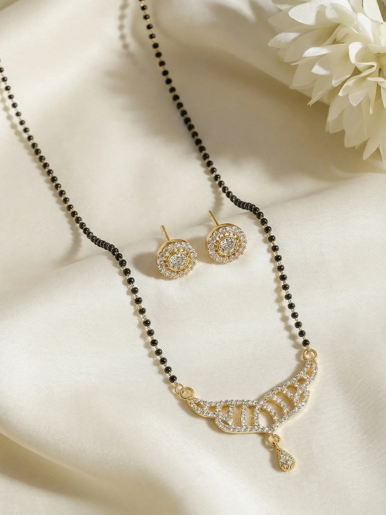 Luxury Gold Mangalsutra - Image 3