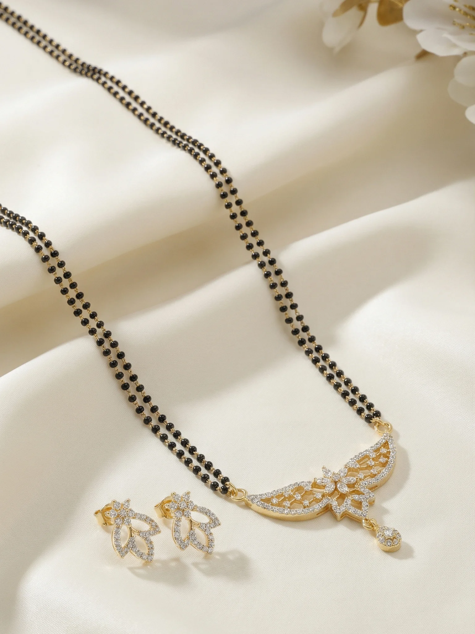 Classic Gold Mangalsutra - Image 5
