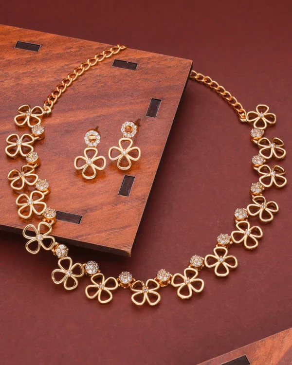 Traditional Gold Necklace Set