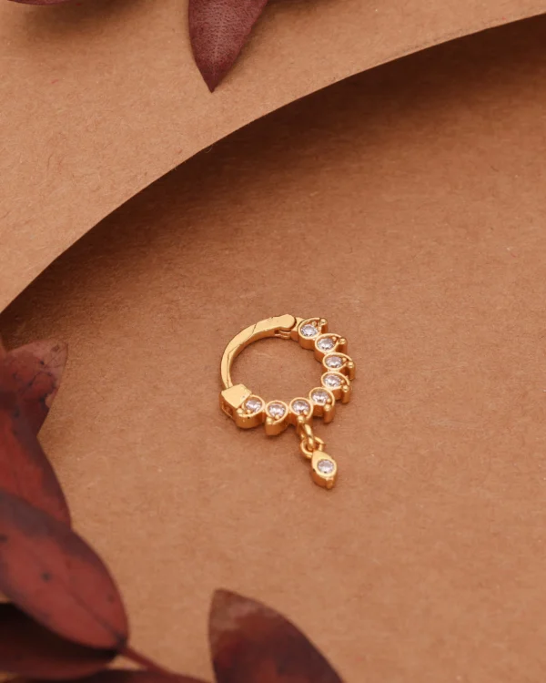 Elegant Gold Nose Pin