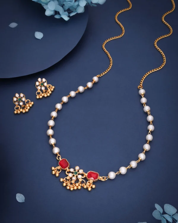 Elegant Gold Jewellery Set