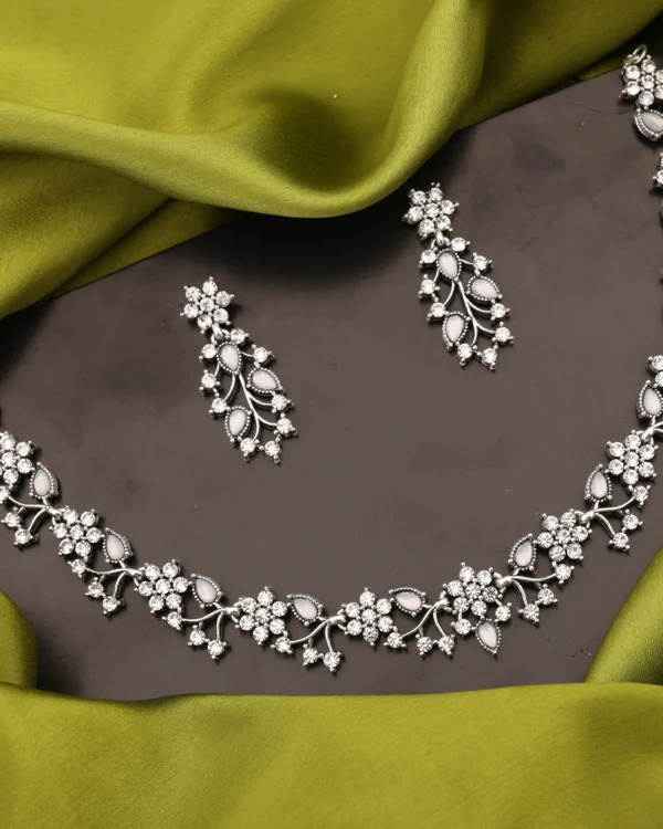 Silver Floral Necklace Set