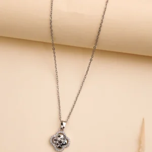 Silver Fashion Pendant Necklace