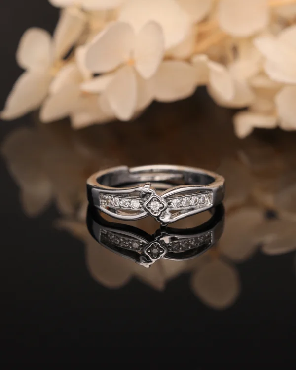 Silver Leaf Embrace Ring