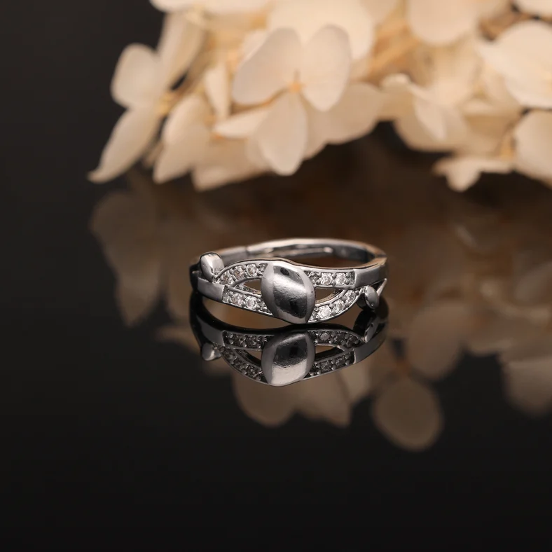 Silver Oval Crossover Ring - Image 2
