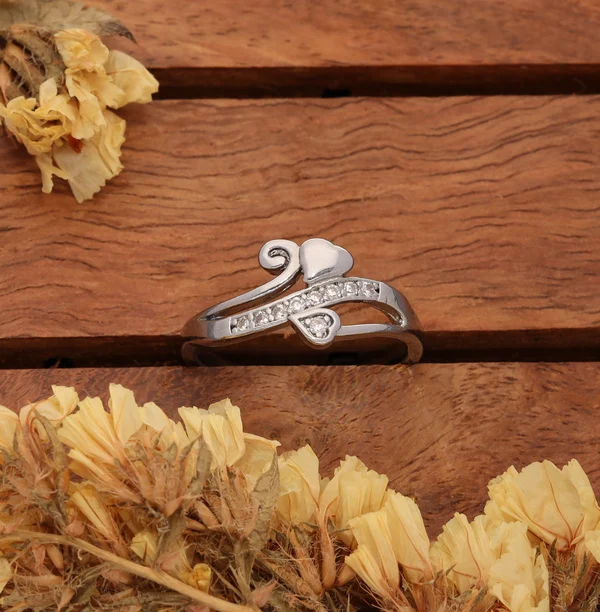 Silver Leaf Swirl Crystal Ring