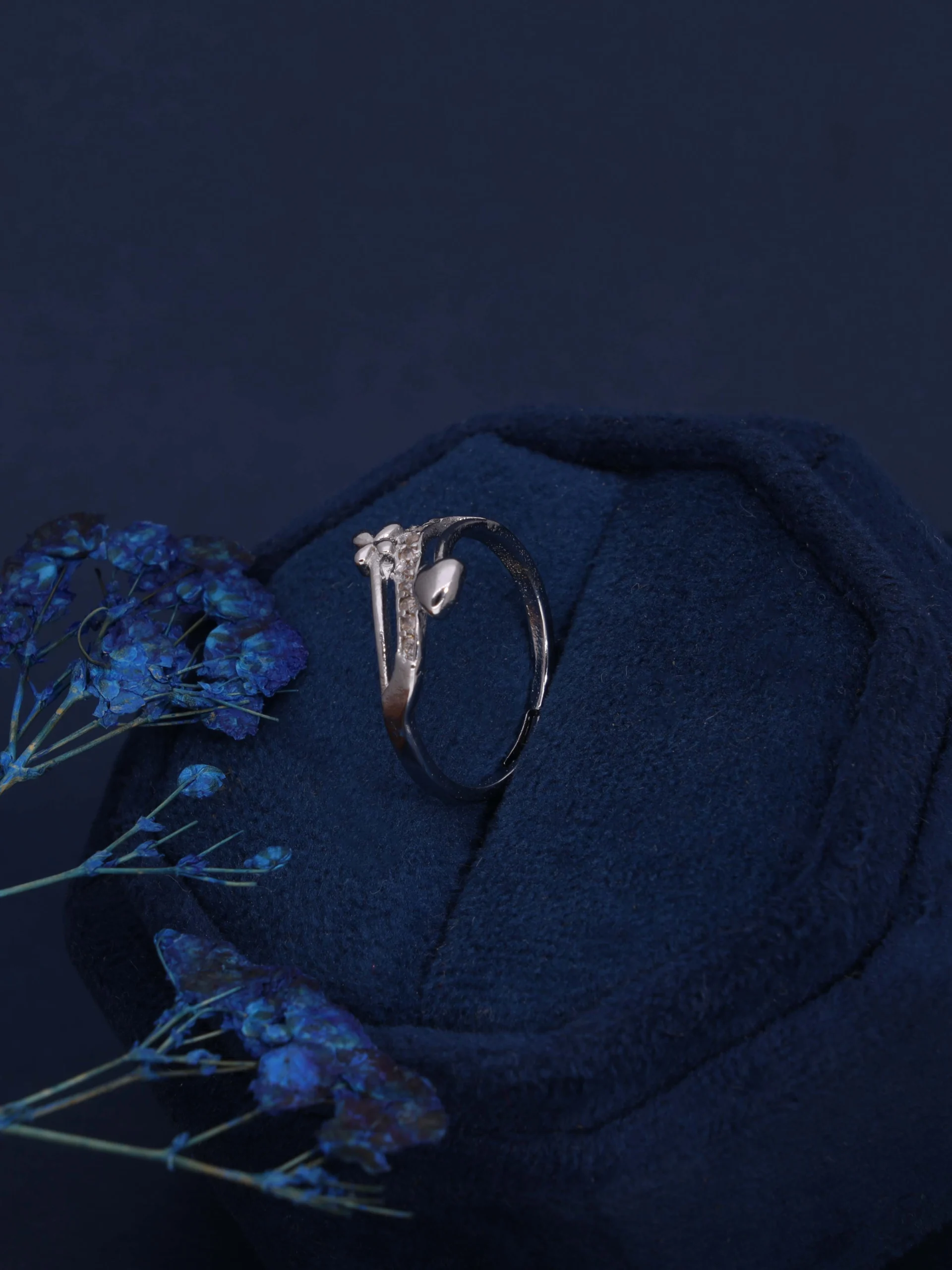 Silver Floral Heart Ring - Image 5