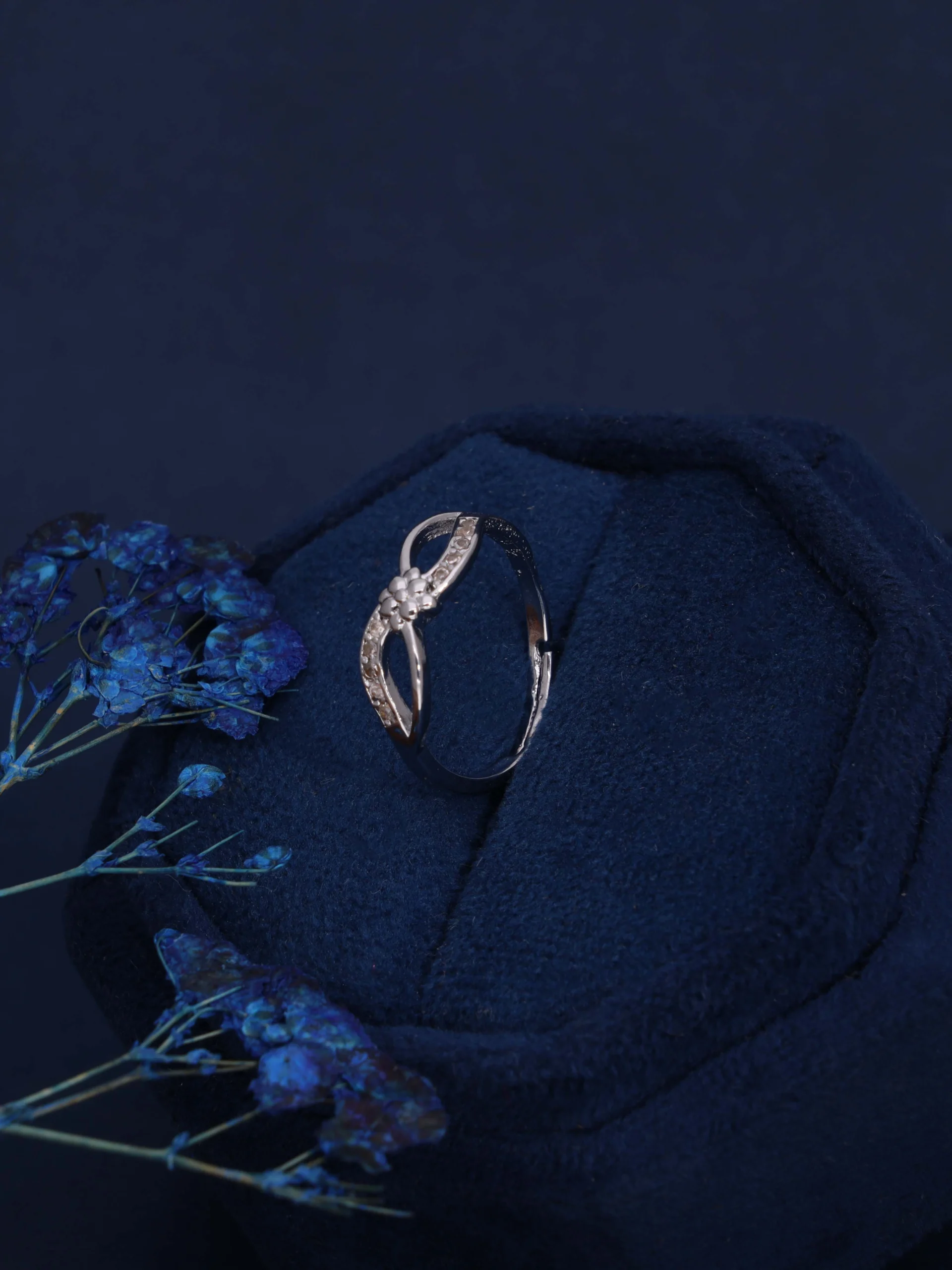 Silver Leaf Crystal Ring