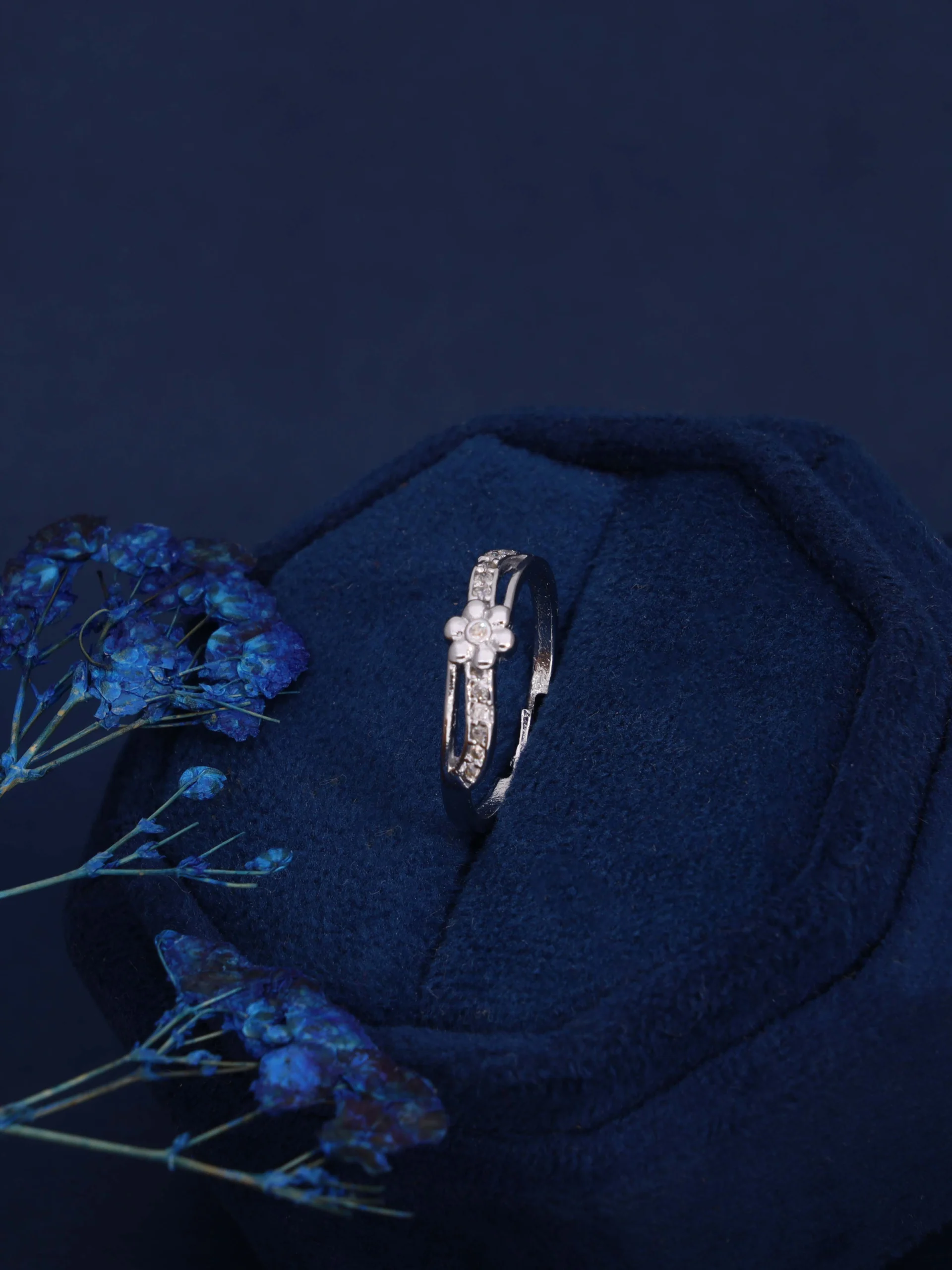 Silver Floral Band Ring - Image 2