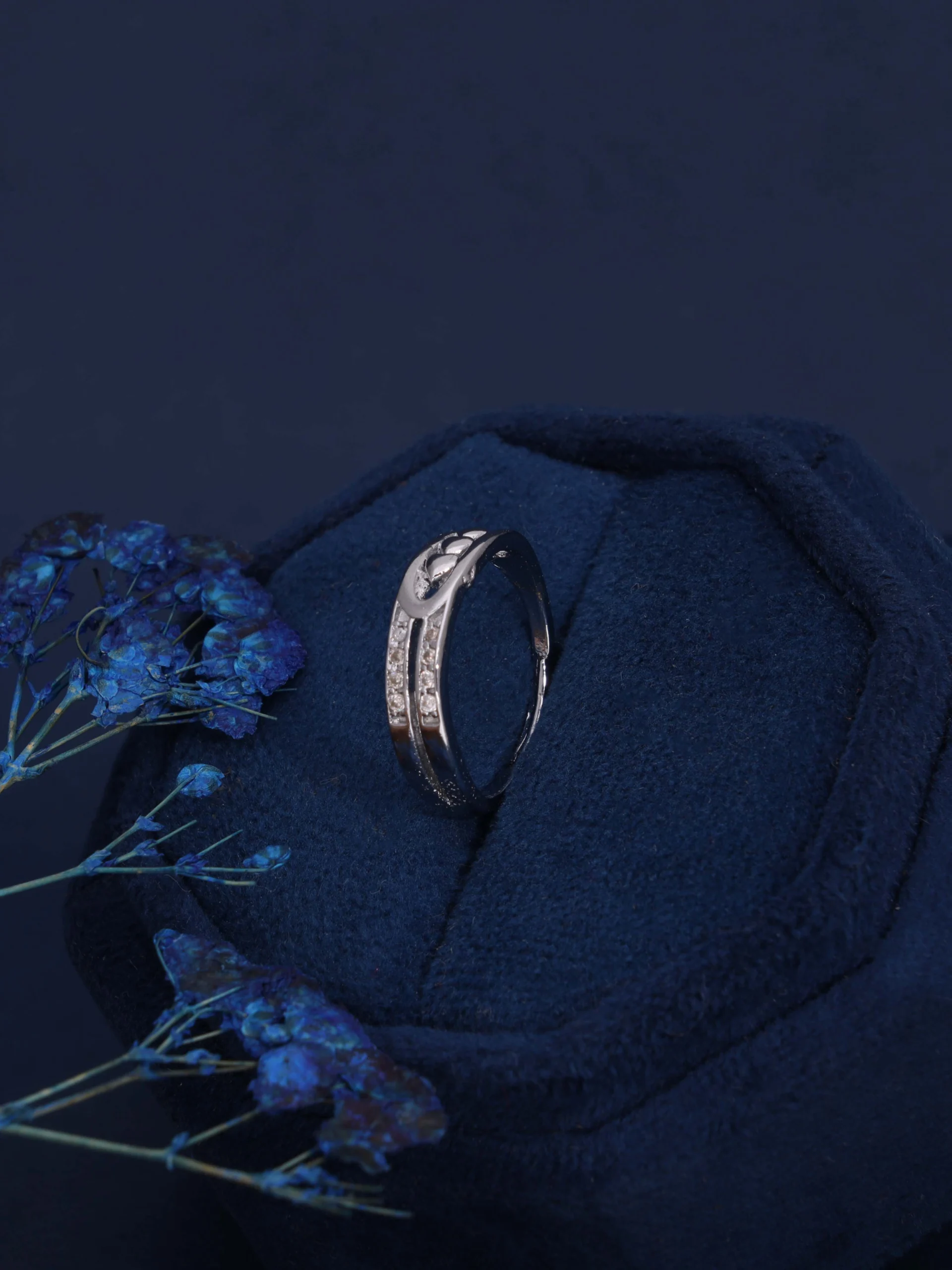 Silver Layered Leaf Ring - Image 2