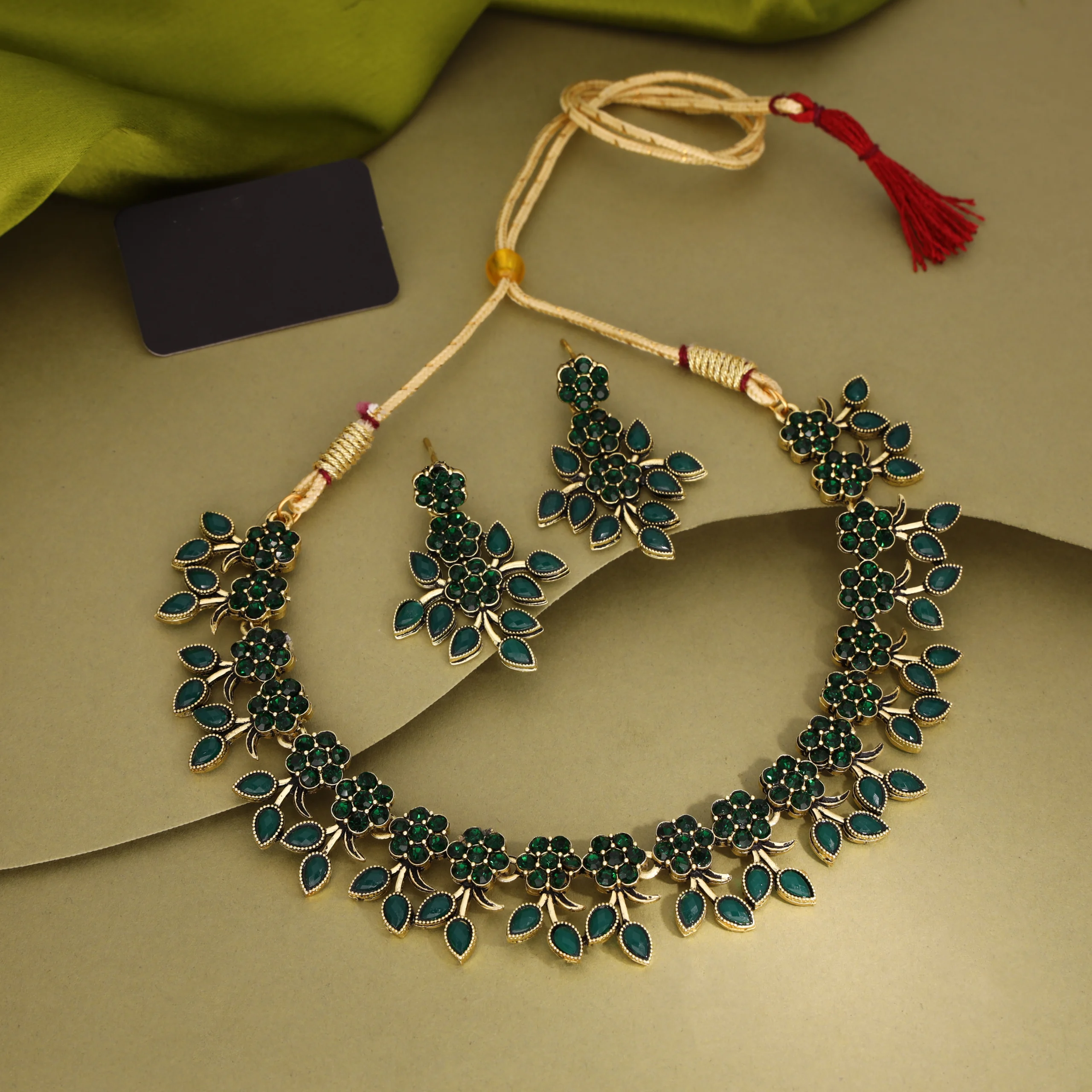 Emerald Green Leaf Necklace Set - Image 4