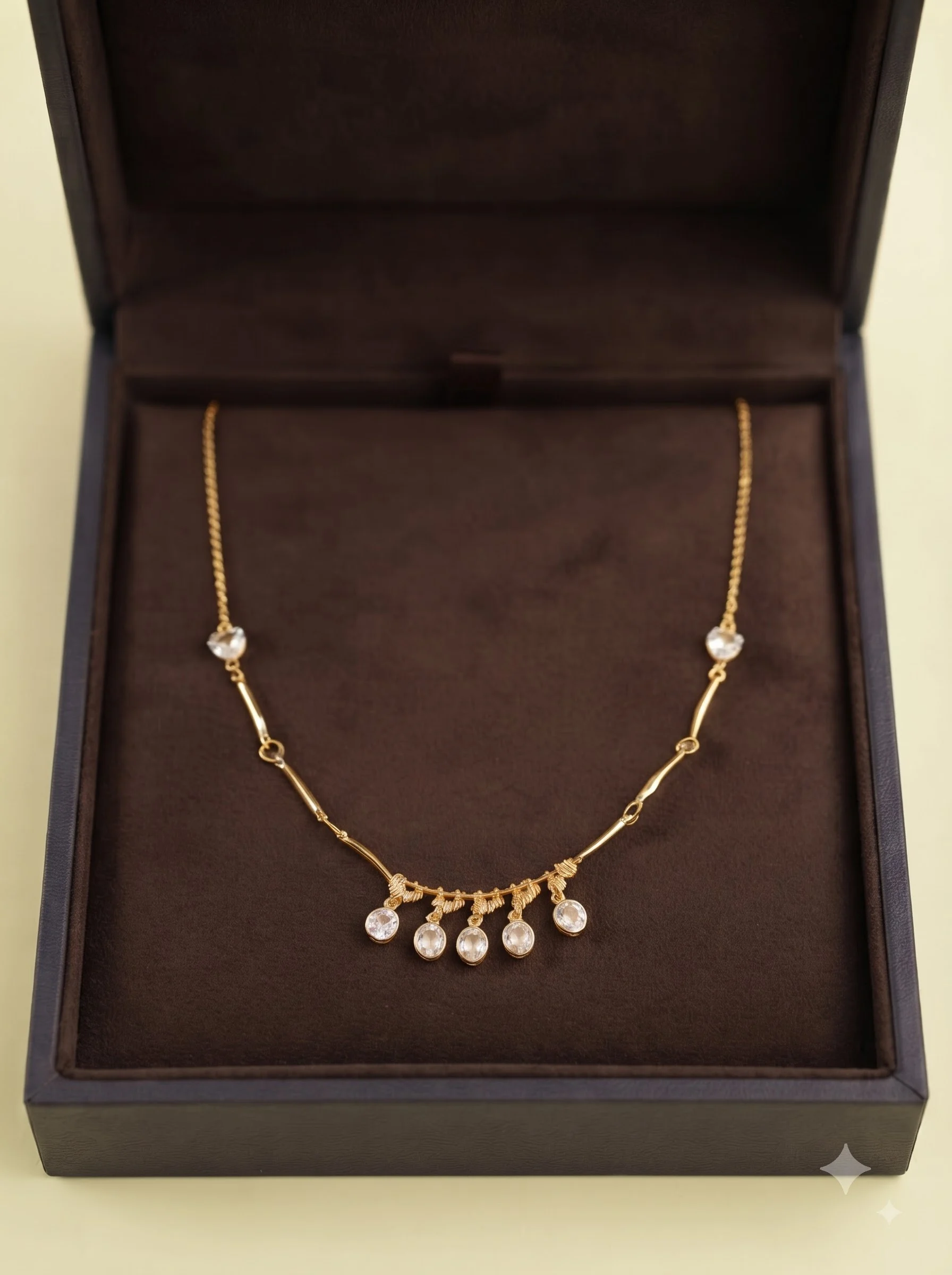 Lightweight Chain Pendant - Image 2